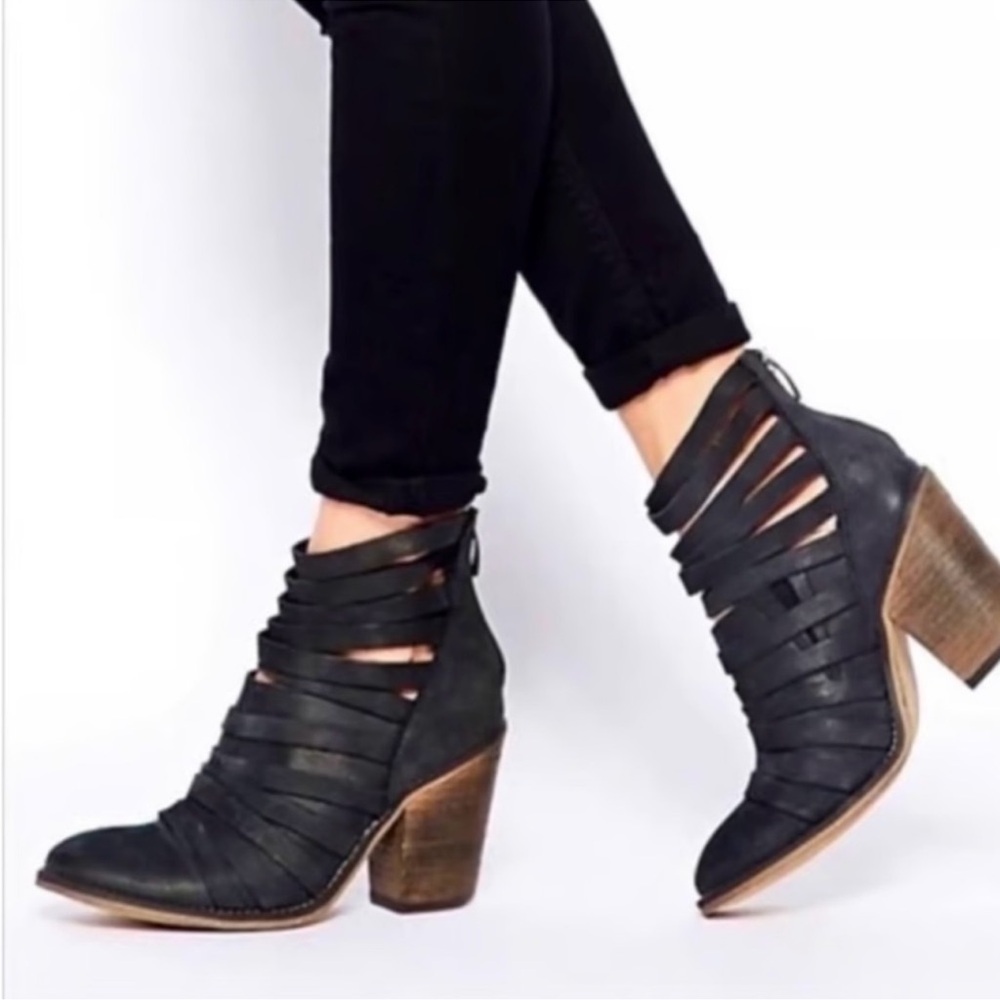 Free People Black Strappy Ankle Boots with Brown Block Heel - Picture 3 of 3